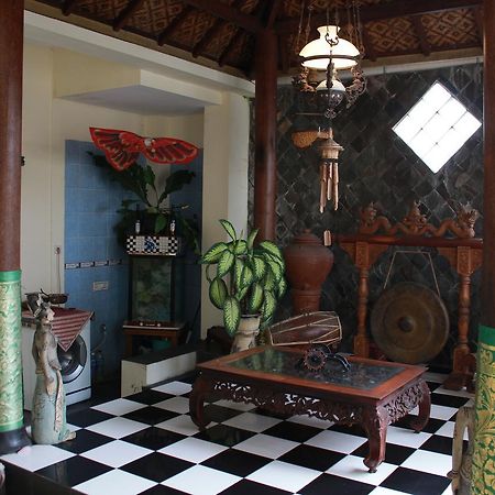 La Javanaise Home Stay Malioboro Yogyakarta Bagian luar foto